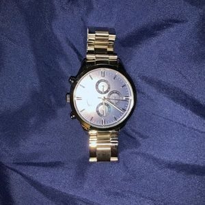 CLASSY SILVER WATCH